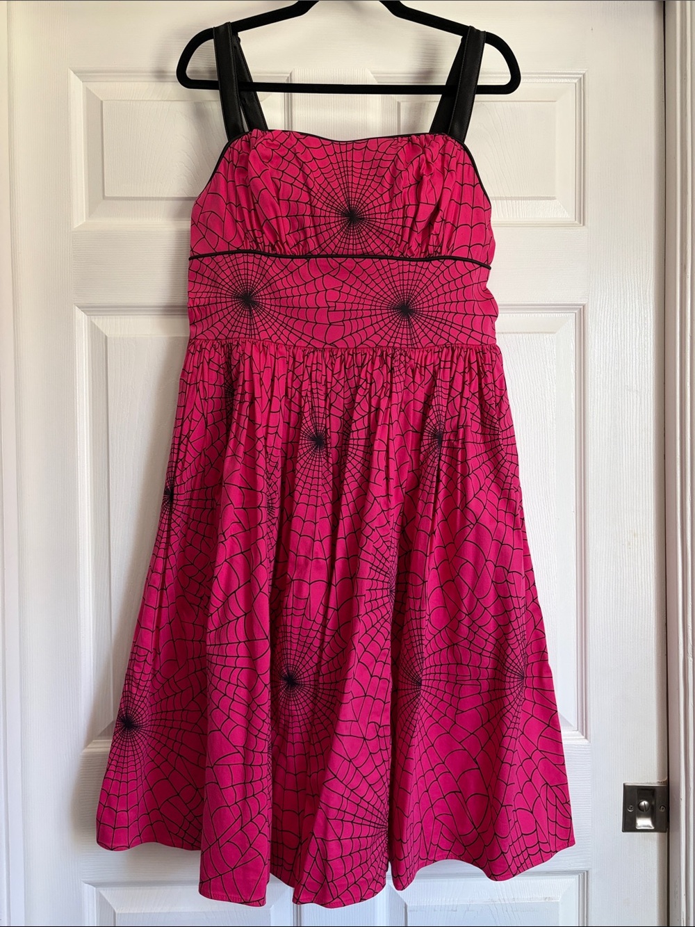 1950S SWING SUNDRESS AND SCARF IN HOT PINK SPIDER WEB PRINT - Picture 2 of 9